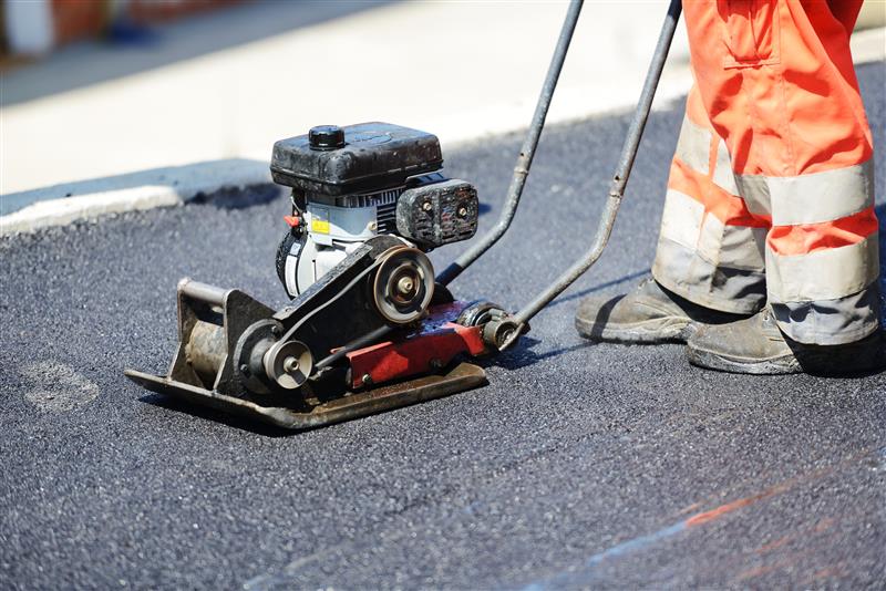 hard-work-asphalt-construction (1)